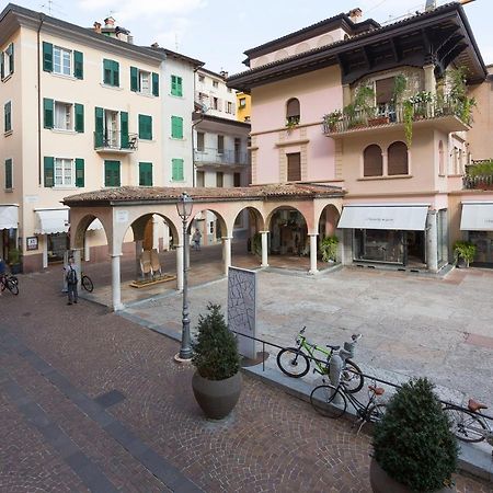 Ferienwohnung Casa Piazza Erbe 70 Mq Riva del Garda Exterior foto