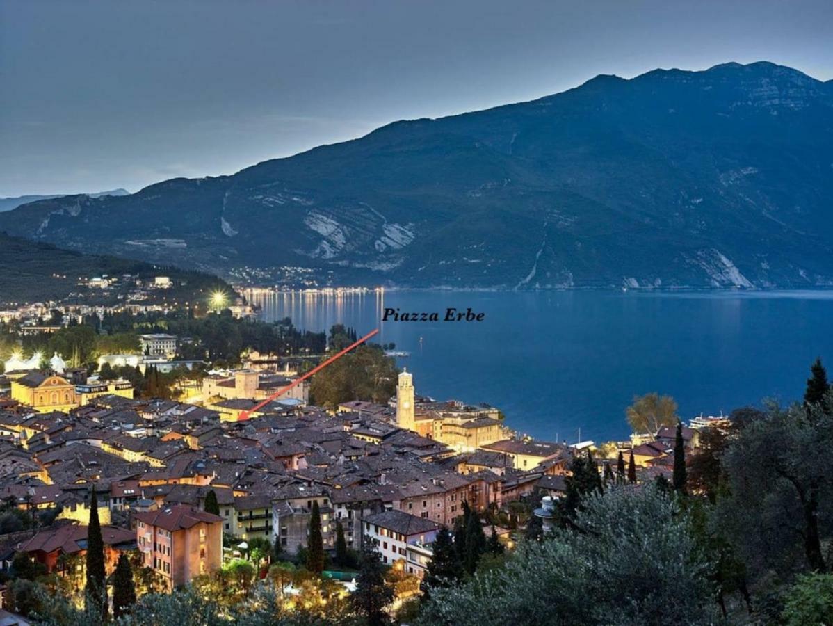 Ferienwohnung Casa Piazza Erbe 70 Mq Riva del Garda Exterior foto