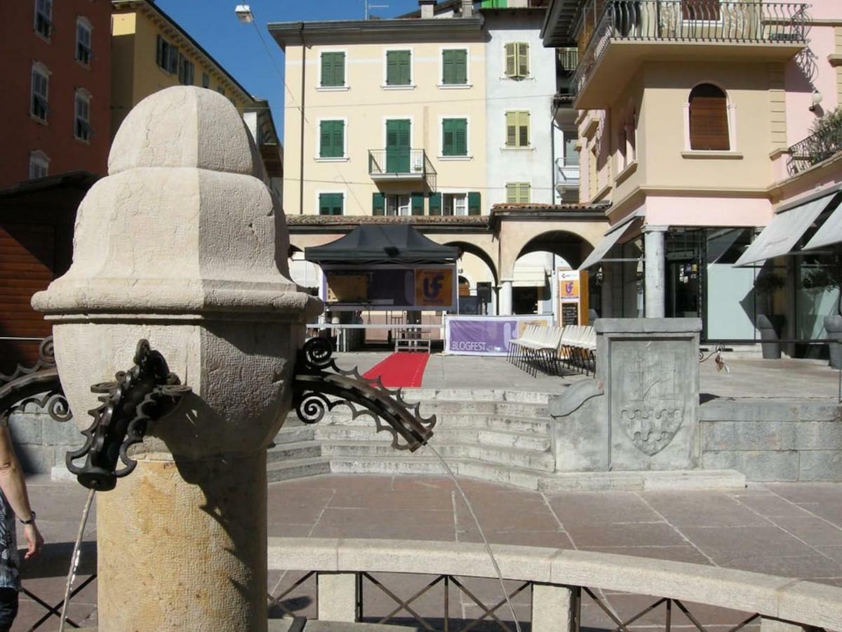 Ferienwohnung Casa Piazza Erbe 70 Mq Riva del Garda Exterior foto